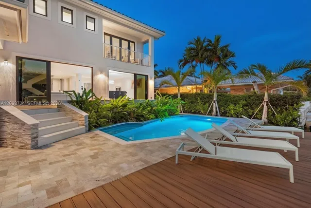 5-bedroom home at 850 Washington Street, Hollywood
