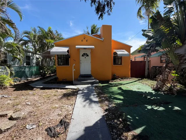 2-bedroom home at 1932 Adams Street, Hollywood
