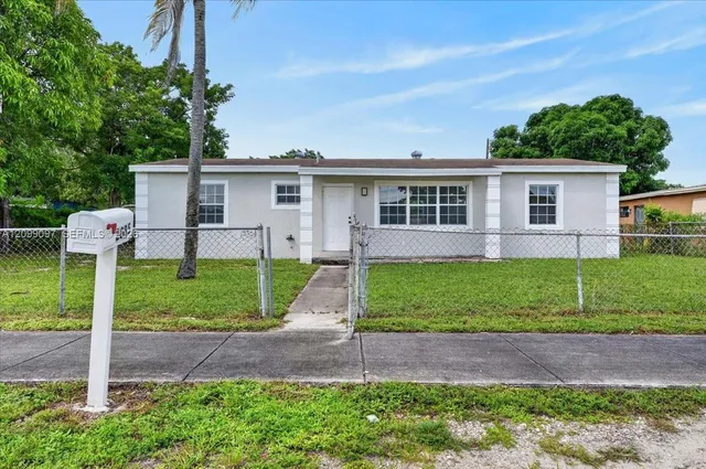 4-bedroom home at 2885 NW 155th Terrace, Miami Gardens