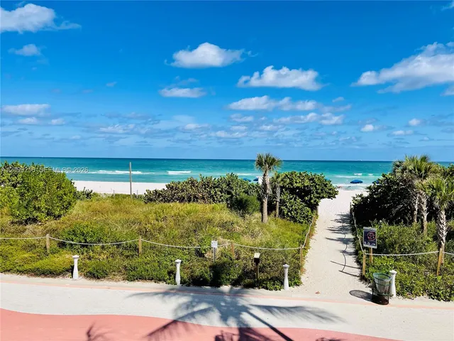 2-bedroom home at 5555 Collins Avenue #14Y, Miami Beach