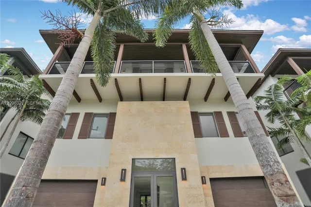 4-bedroom home at 3550 W Glencoe Street, Miami