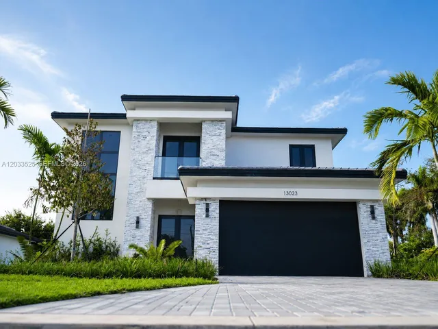 4-bedroom rental at 13023 Davie Oaks Drive #0, Davie