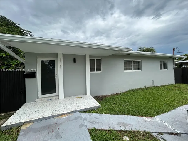 3-bedroom rental at 3521 SW 3rd Street #3523, Miami