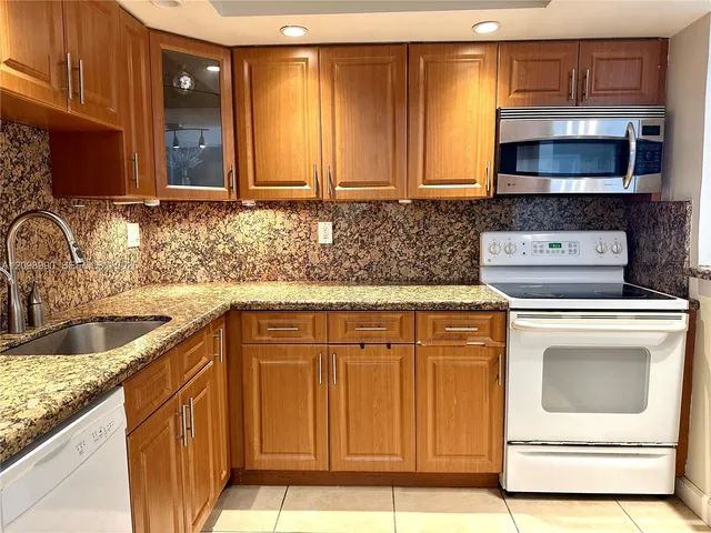 2-bedroom rental at 2101 Atlantic Shores Boulevard #408, Hallandale Beach