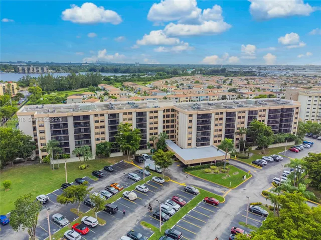 3-bedroom rental at 900 NE 195th Street #710, Miami