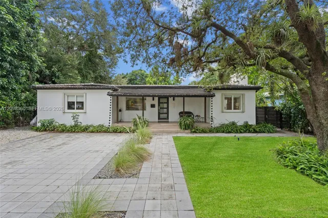 2-bedroom rental at 150 NW 99th Street, Miami Shores