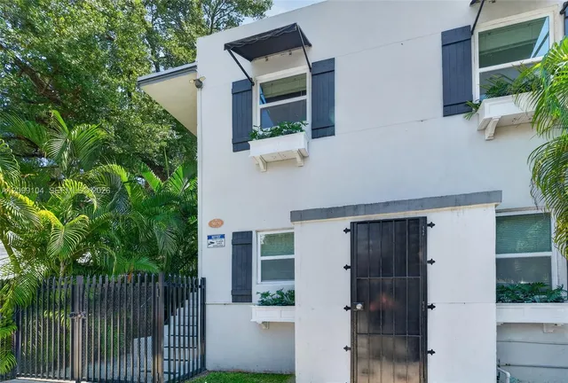 1-bedroom rental at 3676 Oak Avenue #1, Miami