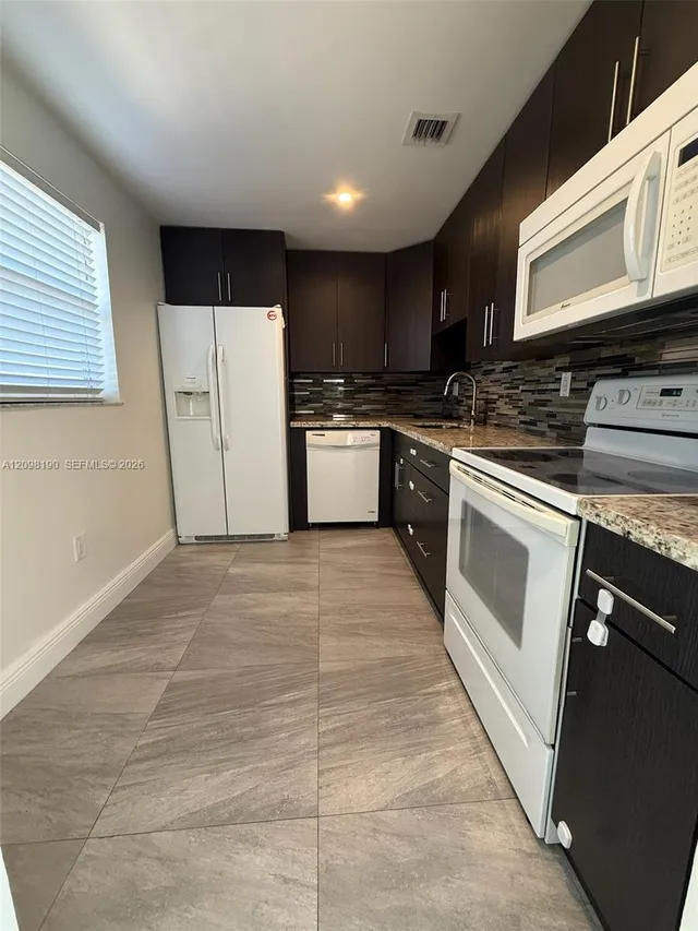 1-bedroom rental at 3948 NE 169th Street #305, North Miami Beach