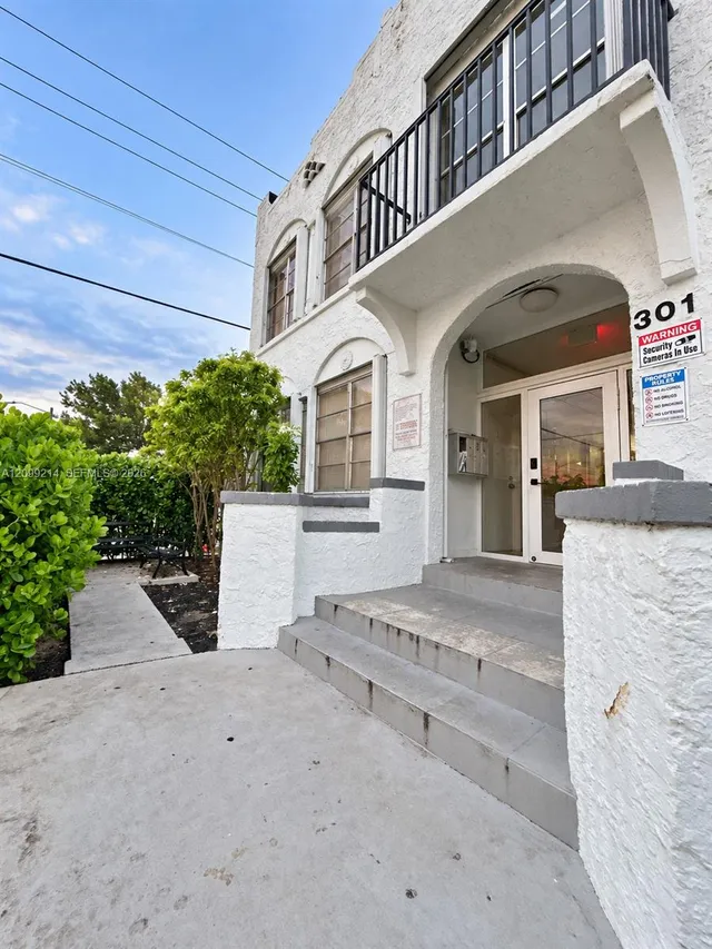 2-bedroom rental at 301 SW 10th Avenue #4, Miami