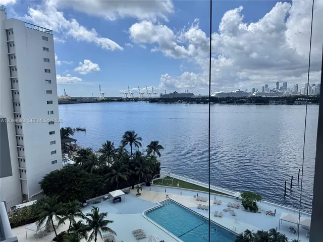 1-bedroom rental at 1200 West Avenue #1031, Miami Beach