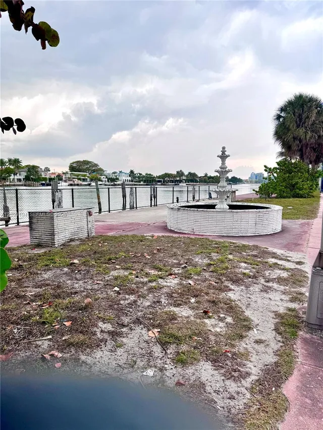 Land at 5255 Collins Avenue E, Miami Beach