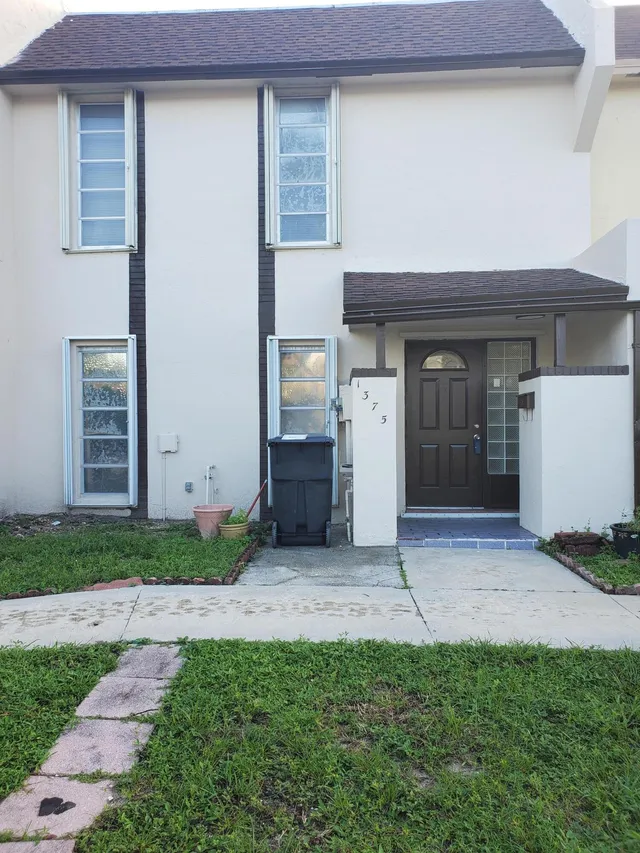 4-bedroom home at 1375 SEAVIEW, North Lauderdale