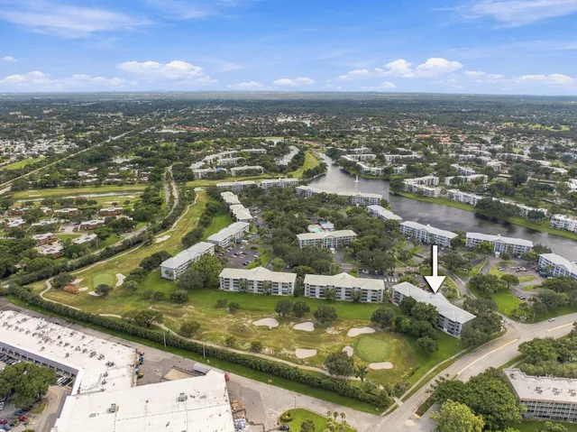 3-bedroom home at 1502 WHITEHALL Drive #305, Davie