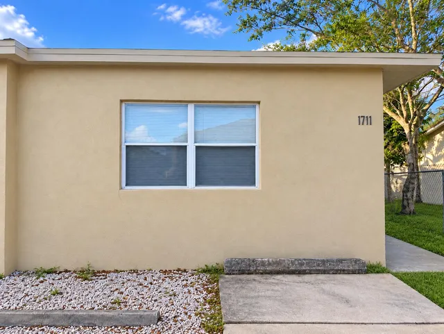 1-bedroom rental at 1711 NW 7th Street, Fort Lauderdale