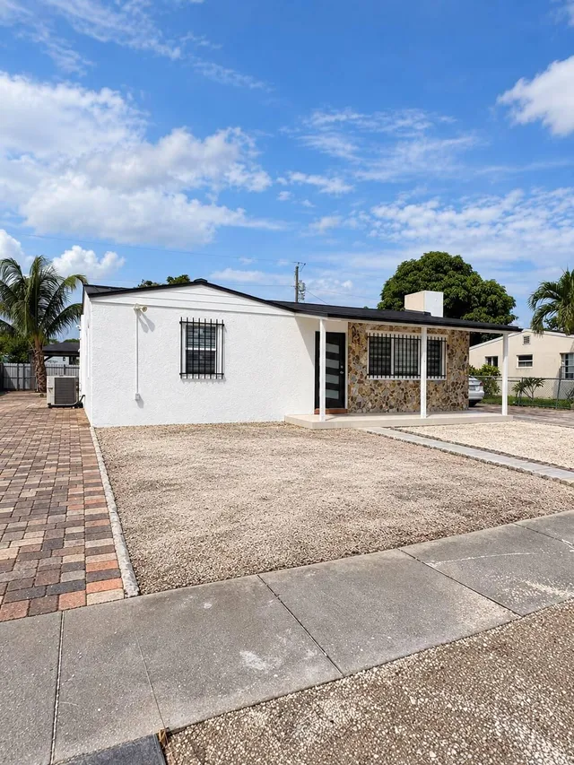 3-bedroom rental at 2333 Wabasso Drive, West Palm Beach
