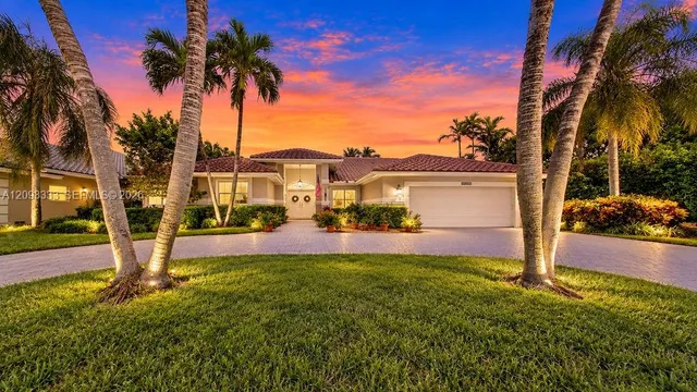 6-bedroom home at 10071 NW 7th Street, Plantation