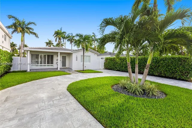 3-bedroom home at 1239 Washington Street, Hollywood
