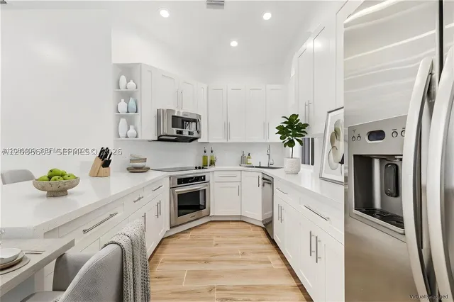 3-bedroom rental at 1290 Seagrape Circle, Weston