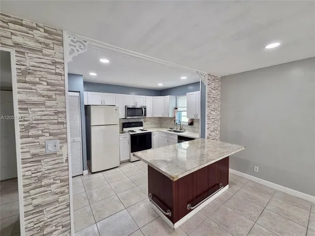 2-bedroom rental at 4159 NW 90th Avenue #201, Coral Springs