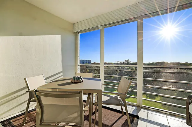 2-bedroom home at 575 Oaks Lane #703, Pompano Beach