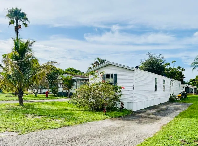 3-bedroom home at 1027 Marco Court, Greenacres