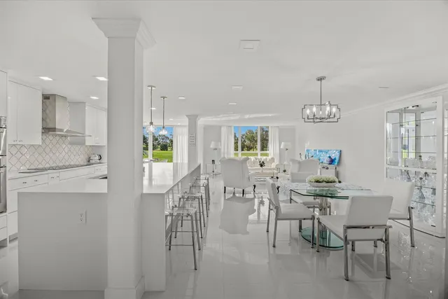 2-bedroom home at 5390 WOODLAND LAKES Drive #105, Palm Beach Gardens