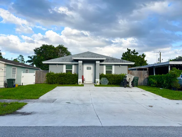 3-bedroom home at 310 JENNINGS Avenue, Greenacres