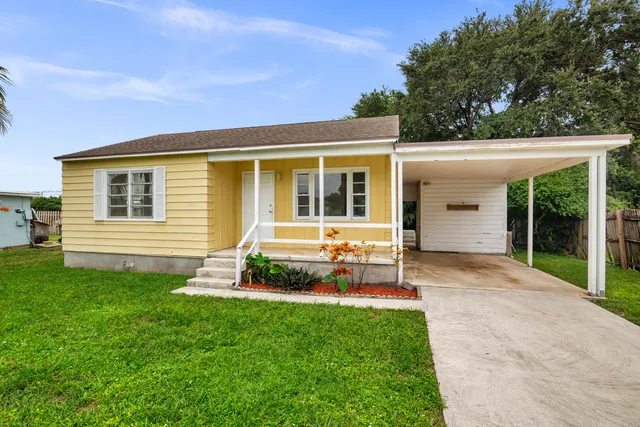 3-bedroom home at 2518 N Genessee Avenue, West Palm Beach