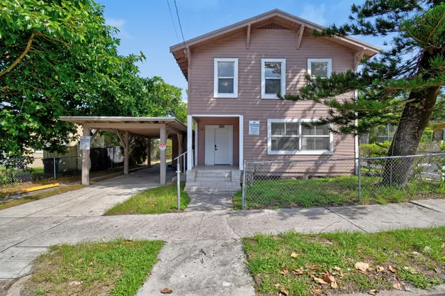 5-bedroom rental at 885 7th Street, West Palm Beach
