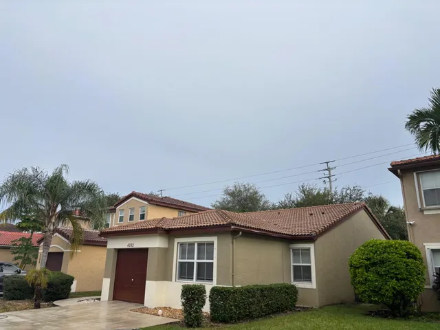 3-bedroom rental at 4262 NW 1ST Place, Deerfield Beach