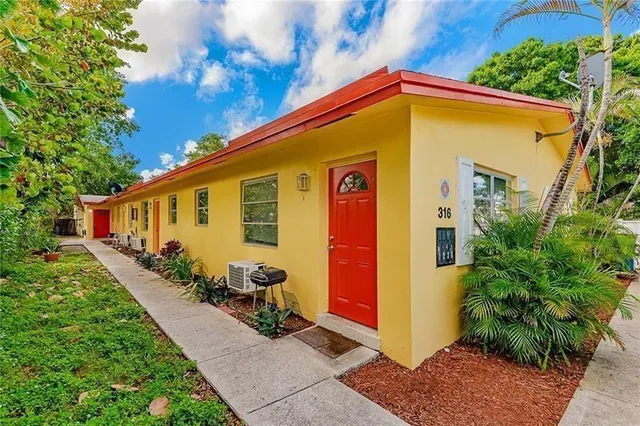 2-bedroom rental at 316 SW 15TH Street #3, Fort Lauderdale