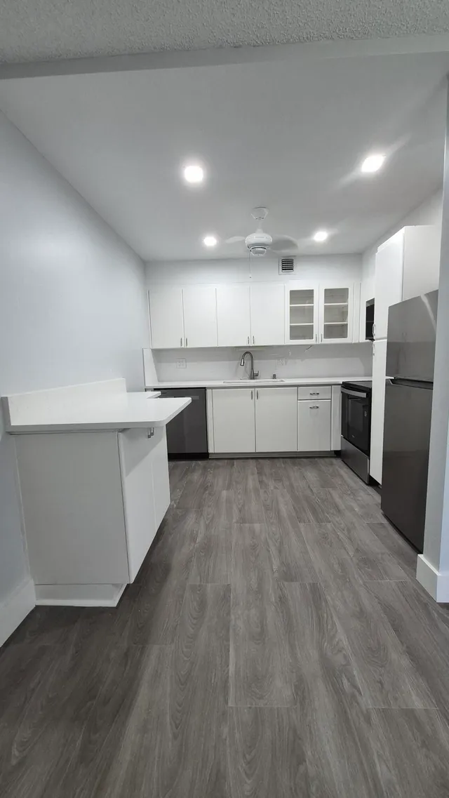 2-bedroom rental at 345 WELLINGTON H #345, West Palm Beach