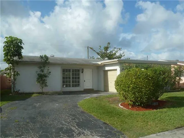 4-bedroom rental at 9616 NW 26TH Place, Sunrise