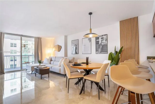 1-bedroom home at 1200 Brickell Bay Drive #1805, Miami