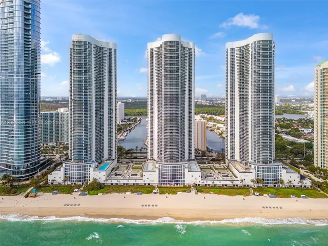 3-bedroom home at 15901 Collins Avenue #2801, Sunny Isles Beach