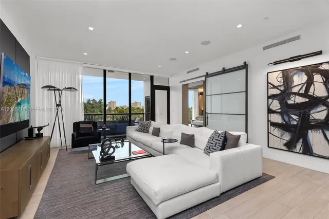 3-bedroom home at 30 Isle Of Venice Drive #PH3, Fort Lauderdale