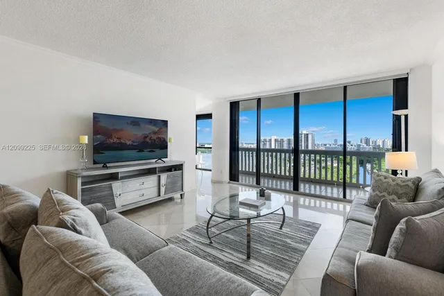 2-bedroom home at 2000 Island Boulevard #1710, Aventura