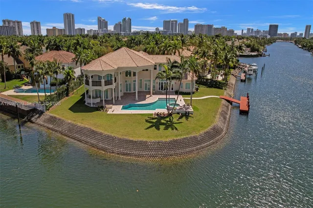 7-bedroom home at 1130 Harbor Court, Hollywood