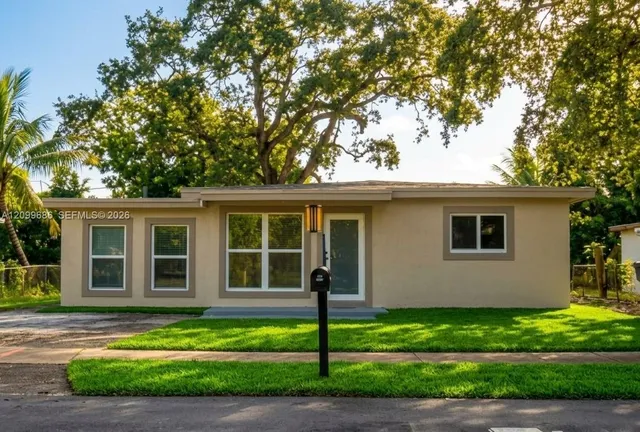 4-bedroom home at 3201 SW 48th Avenue, West Park