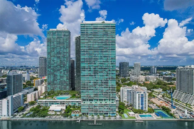 2-bedroom home at 3131 NE 7th Avenue #1205, Miami