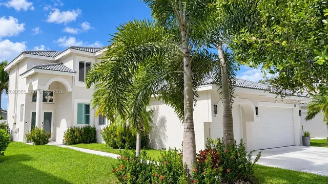5-bedroom home at 212 SW 179th Avenue, Pembroke Pines
