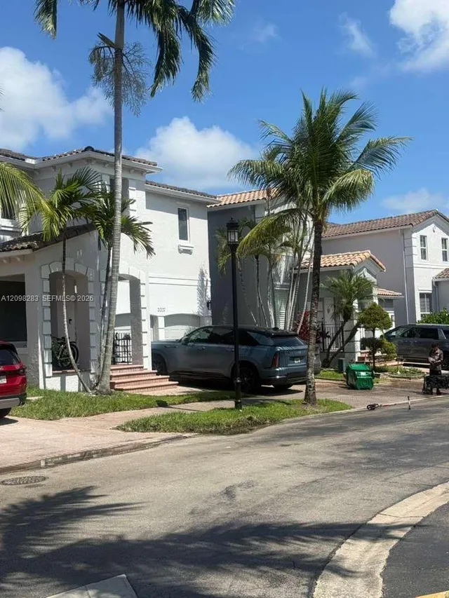4-bedroom home at 21227 NE 31st Place, Aventura