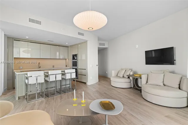 2-bedroom rental at 18975 Collins Avenue #1605, Sunny Isles Beach