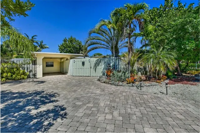 3-bedroom rental at 1909 NE 26th Drive #1909, Wilton Manors