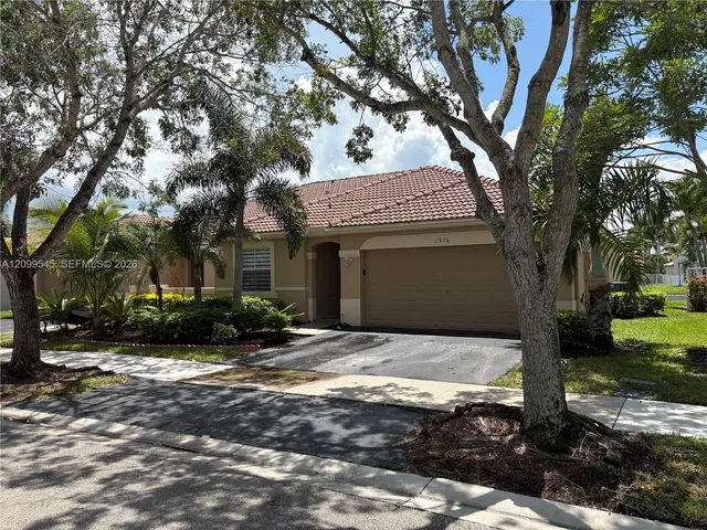 3-bedroom rental at 1876 Andromeda Lane #1876, Weston