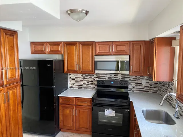 3-bedroom rental at 7410 Tropicana Street, Miramar