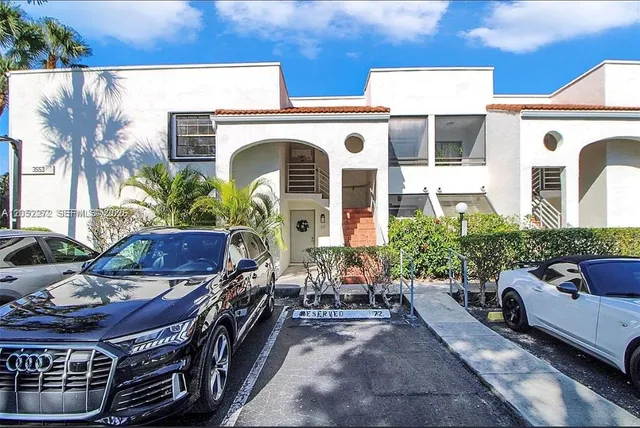 3-bedroom rental at 3553 Magellan Circle #317-1, Aventura
