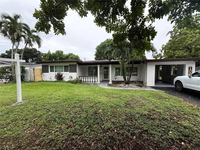 5-bedroom rental at 1002 S 28th Avenue #0, Hollywood