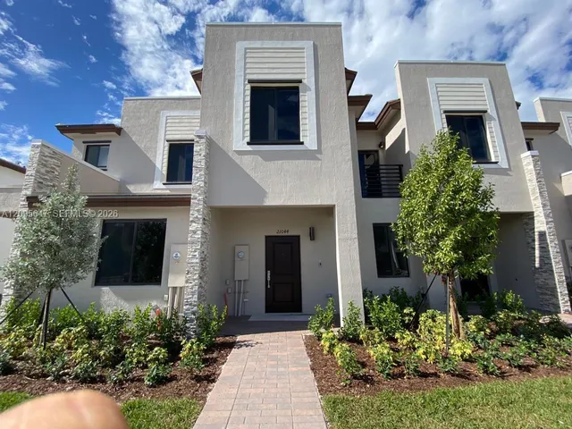 3-bedroom rental at 21044 NE 8th Avenue #21044, Miami