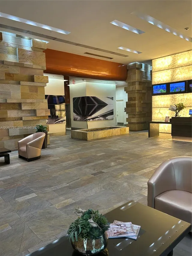 1-bedroom rental at 500 Brickell Avenue #2304, Miami